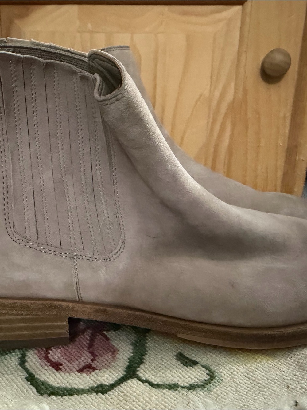 Vince Camuto Women's Light Gray Suede Chukka Boots